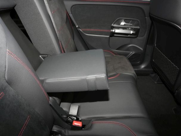 Mercedes-Benz GLB 180 d AMG MBUX Navi-Prem SpurH Kamera AHK Mercedes-Benz GLB 180 d AMG MBUX Navi-Prem SpurH Kamera AHK
