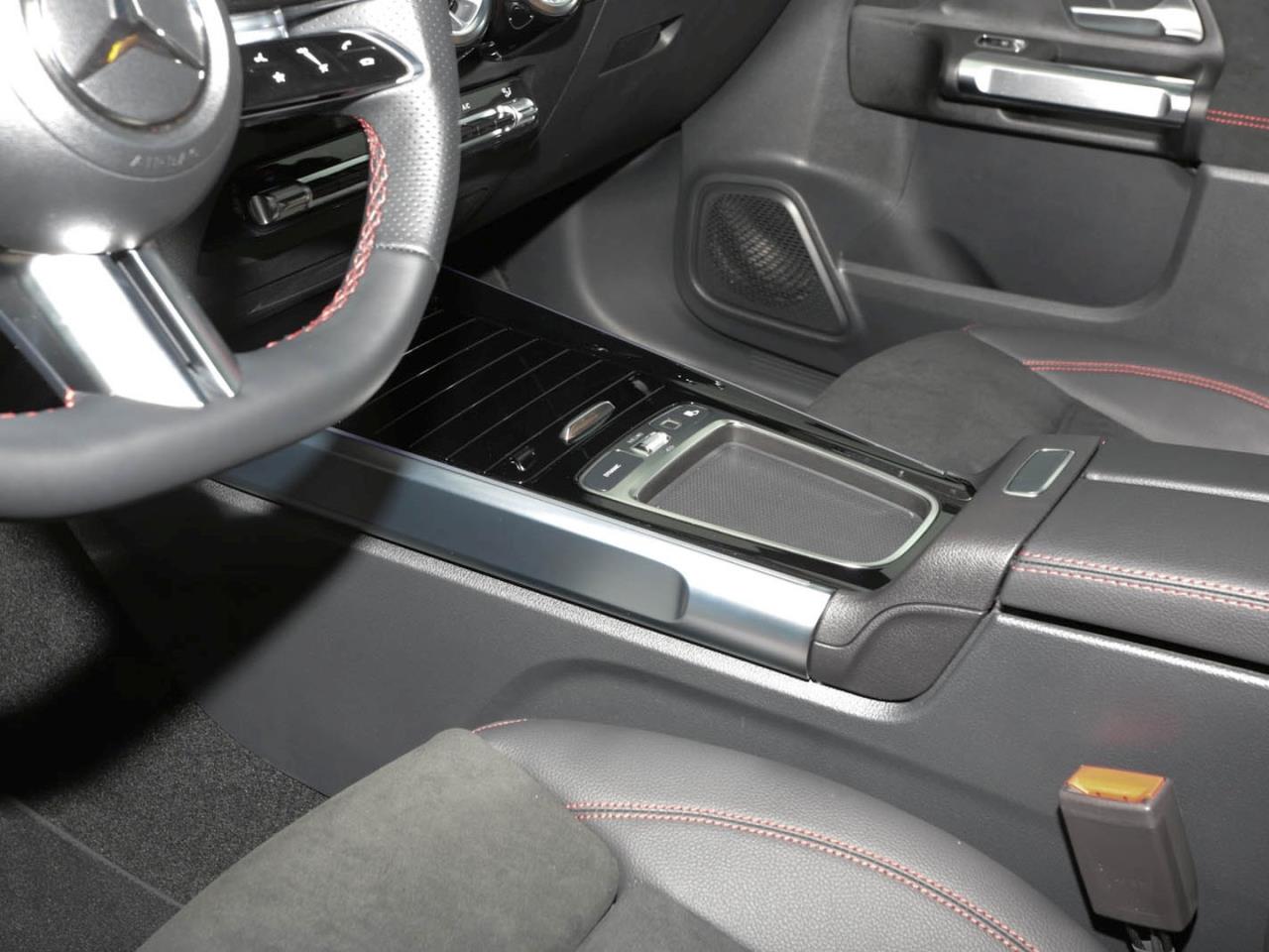 Mercedes-Benz GLB 180 d AMG Navi-Prem EasyPack AHK Kamera