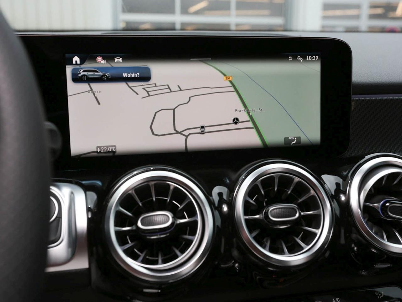 Mercedes-Benz GLB 180 d AMG Night Distronic Burmester AHK 360°