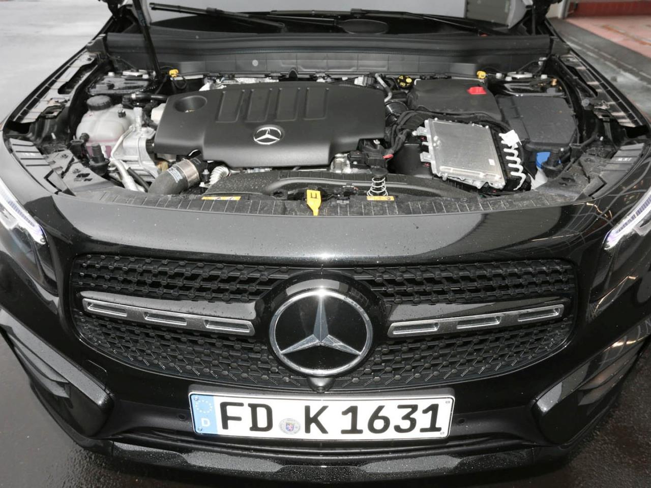 Mercedes-Benz GLB 180 d AMG Night Distronic Burmester AHK 360°