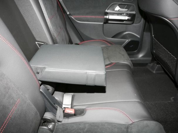 Mercedes-Benz GLB 180 d AMG Night Distronic Burmester AHK 360° Mercedes-Benz GLB 180 d AMG Night Distronic Burmester AHK 360°