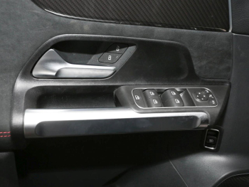 Mercedes-Benz GLB 180 d AMG Night Distronic Burmester AHK 360°