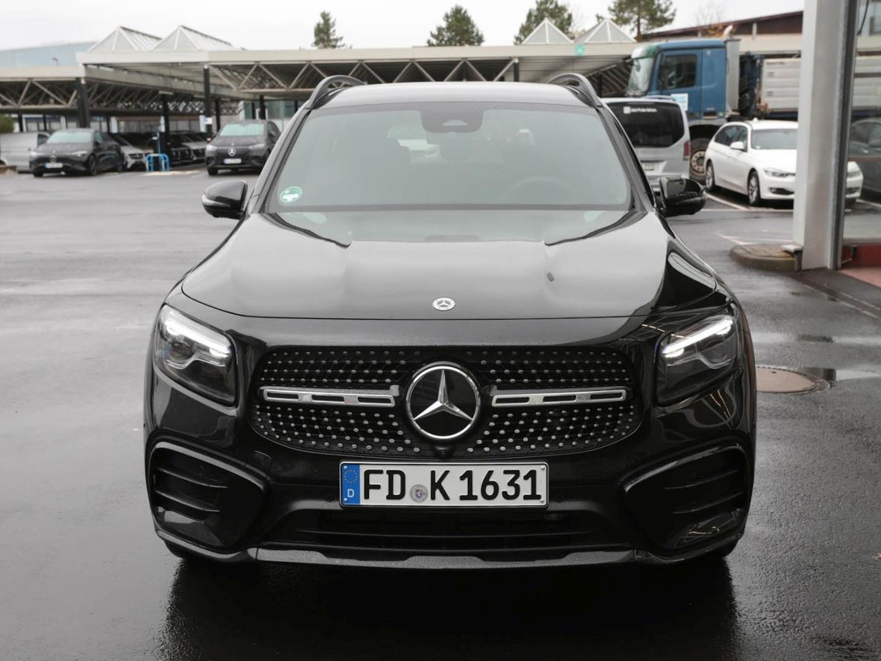 Mercedes-Benz GLB 180 d AMG Night Distronic Burmester AHK 360°