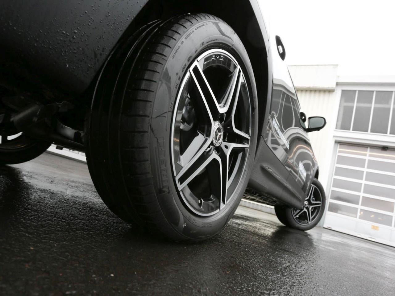 Mercedes-Benz GLB 180 d AMG Night Distronic Burmester AHK 360°