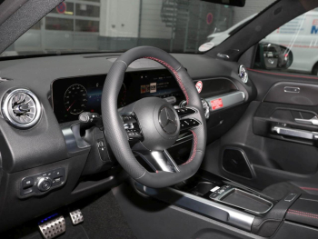 Mercedes-Benz GLB 180 d AMG Night Distronic Burmester AHK 360°
