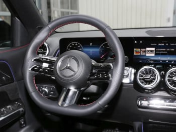 Mercedes-Benz GLB 180 d AMG Night Distronic Burmester AHK 360°