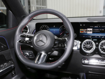 Mercedes-Benz GLB 180 d AMG Night Distronic Burmester AHK 360°