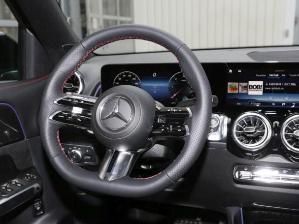 Mercedes-Benz GLB 180 d AMG Night Distronic Burmester AHK 360°