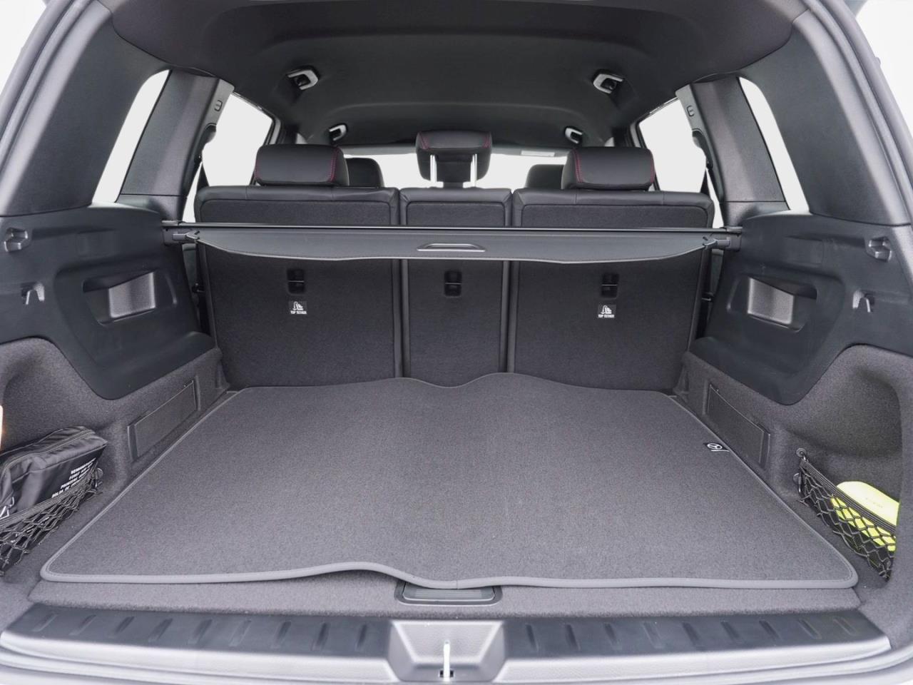 Mercedes-Benz GLB 180 AMG Night Navi Distronic AHK Kamera