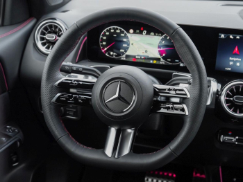 Mercedes-Benz GLB 180 AMG Night Navi Distronic AHK Kamera