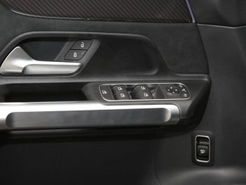 Mercedes-Benz GLB 200 AMG MBUX Distronic Kamera AHK 7 Sitzer
