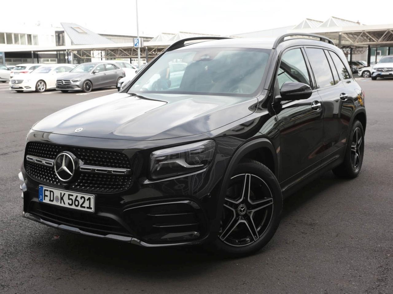Mercedes-Benz GLB GLB 200 d 4MATIC Geländewagen / SUV kosmosschwarz