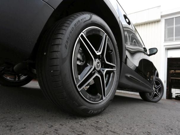 Mercedes-Benz GLB 200 d 4MATIC AMG Offroad Night AHK 360° Mercedes-Benz GLB 200 d 4MATIC AMG Offroad Night AHK 360°