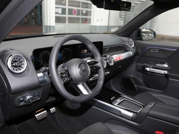 Mercedes-Benz GLB 200 d 4MATIC AMG Offroad Night AHK 360° Mercedes-Benz GLB 200 d 4MATIC AMG Offroad Night AHK 360°
