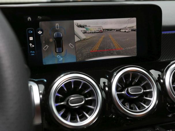 Mercedes-Benz GLB 200 d 4MATIC AMG Night MBUX Navi AHK 360° Mercedes-Benz GLB 200 d 4MATIC AMG Night MBUX Navi AHK 360°
