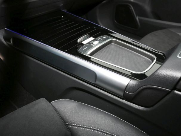 Mercedes-Benz GLB 200 d 4MATIC AMG Night MBUX Navi AHK 360° Mercedes-Benz GLB 200 d 4MATIC AMG Night MBUX Navi AHK 360°