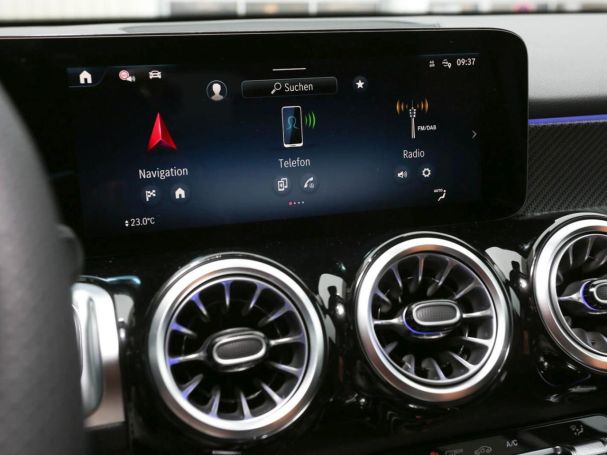 Mercedes-Benz GLB 200 d 4MATIC AMG Night MBUX Navi AHK 360° Mercedes-Benz GLB 200 d 4MATIC AMG Night MBUX Navi AHK 360°