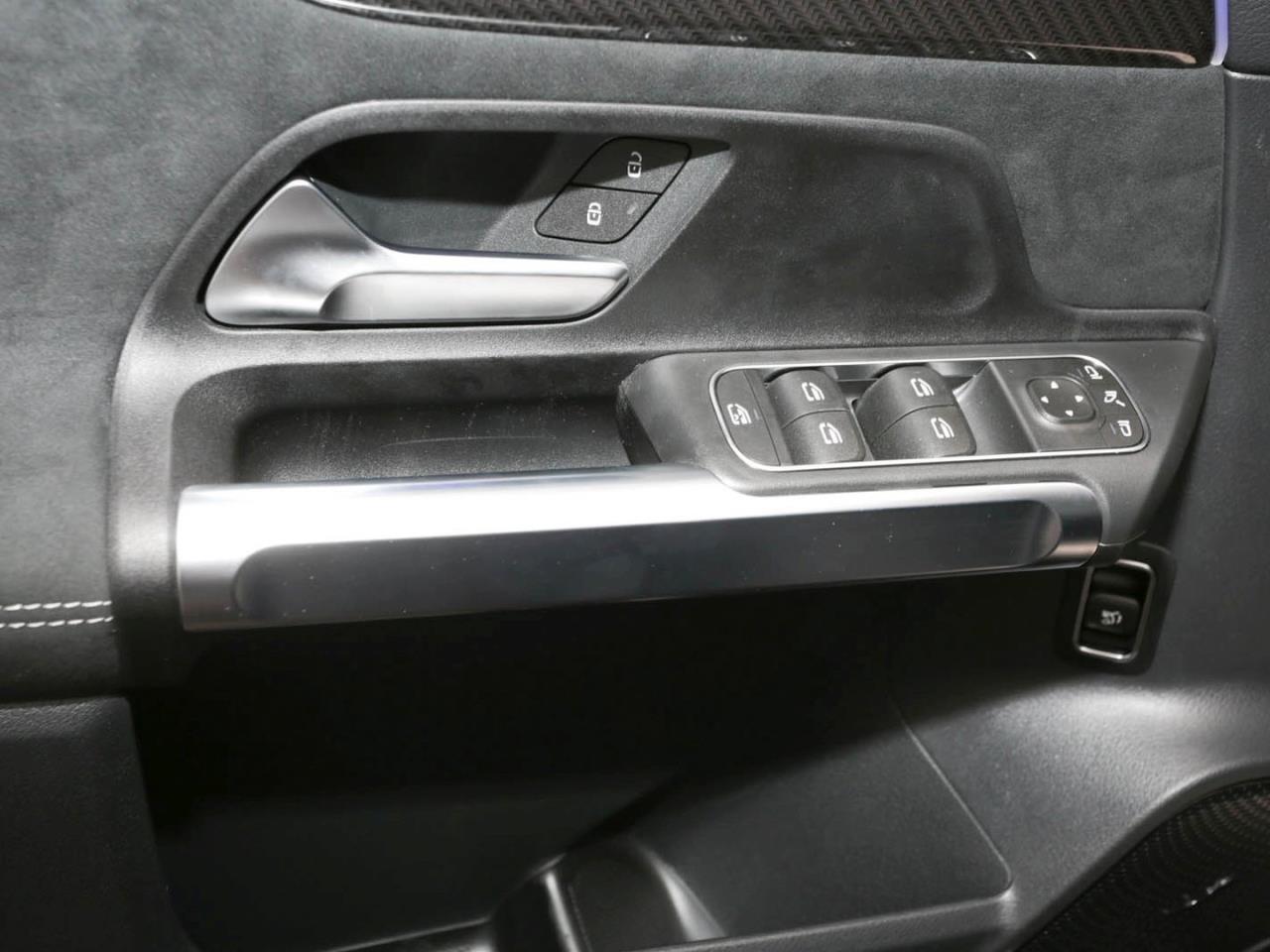 Mercedes-Benz GLB 200 d 4MATIC AMG Night MBUX Navi AHK 360°