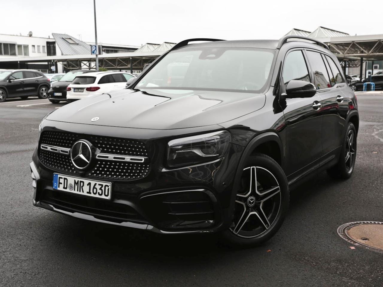 Mercedes-Benz GLB 200 d 4MATIC AMG Night MBUX Navi AHK 360° Mercedes-Benz GLB 200 d 4MATIC AMG Night MBUX Navi AHK 360°
