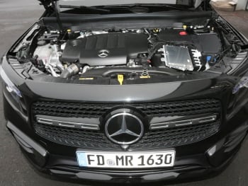Mercedes-Benz GLB 200 d 4MATIC AMG Night MBUX Navi AHK 360° Mercedes-Benz GLB 200 d 4MATIC AMG Night MBUX Navi AHK 360°