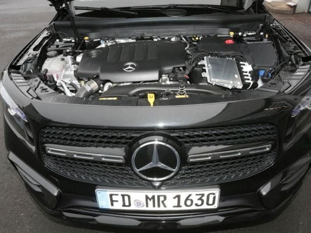 Mercedes-Benz GLB 200 d 4MATIC AMG Night MBUX Navi AHK 360° Mercedes-Benz GLB 200 d 4MATIC AMG Night MBUX Navi AHK 360°
