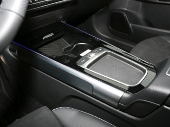 Mercedes-Benz GLB 200 d 4MATIC AMG Night MBUX Navi AHK 360° Mercedes-Benz GLB 200 d 4MATIC AMG Night MBUX Navi AHK 360°