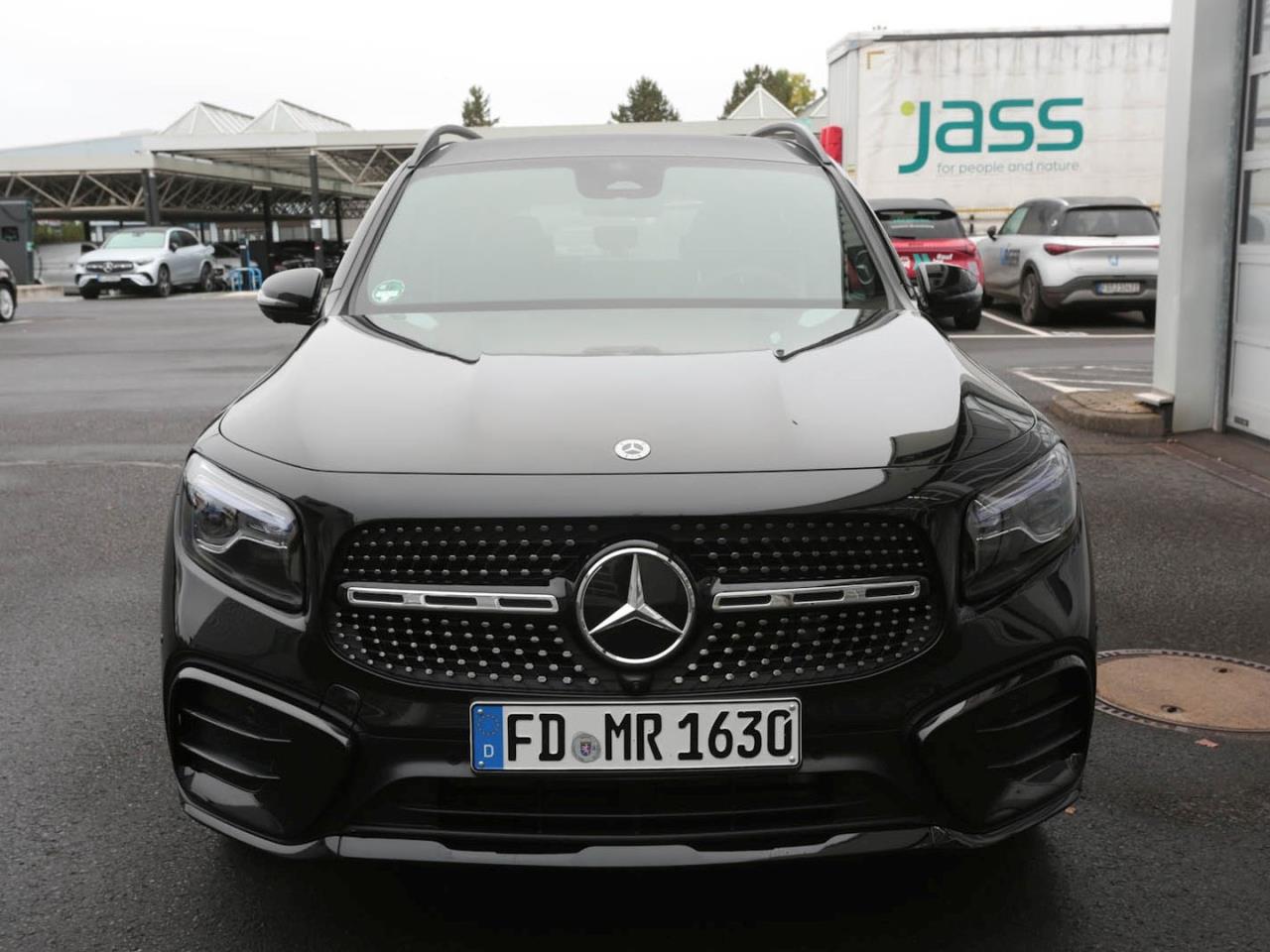 Mercedes-Benz GLB 200 d 4MATIC AMG Night MBUX Navi AHK 360° Mercedes-Benz GLB 200 d 4MATIC AMG Night MBUX Navi AHK 360°