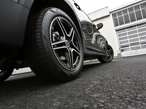 Mercedes-Benz GLB 200 d 4MATIC AMG Night MBUX Navi AHK 360°