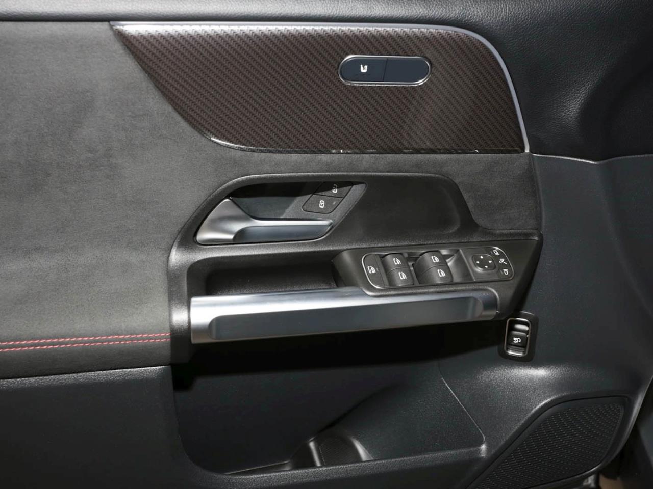 Mercedes-Benz GLB 200 d AMG Night MBUX Navi AHK Kamera Easy-P