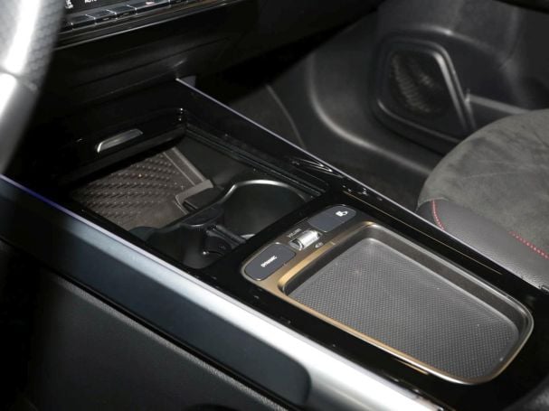 Mercedes-Benz GLB 200 d AMG Night MBUX Navi AHK Kamera Easy-P