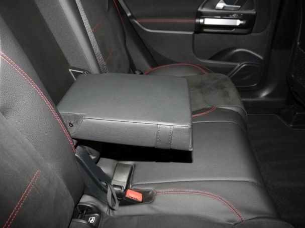 Mercedes-Benz GLB 200 d AMG Night MBUX Navi AHK Kamera Easy-P Mercedes-Benz GLB 200 d AMG Night MBUX Navi AHK Kamera Easy-P