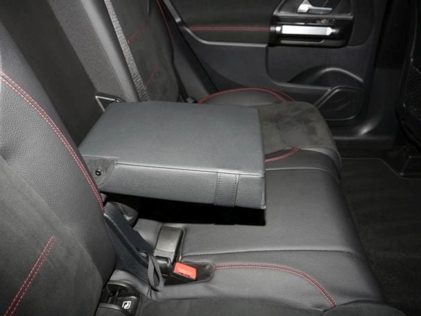 Mercedes-Benz GLB 200 d AMG Night MBUX Navi AHK Kamera Easy-P