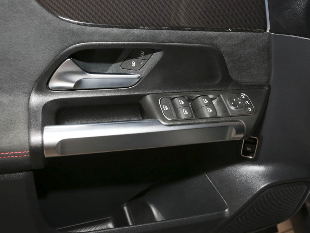 Mercedes-Benz GLB 200 d AMG Night MBUX Navi AHK Kamera Easy-P