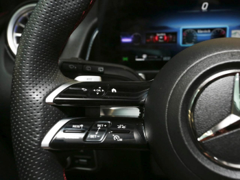 Mercedes-Benz GLB 200 d AMG Night MBUX Navi AHK Kamera Easy-P