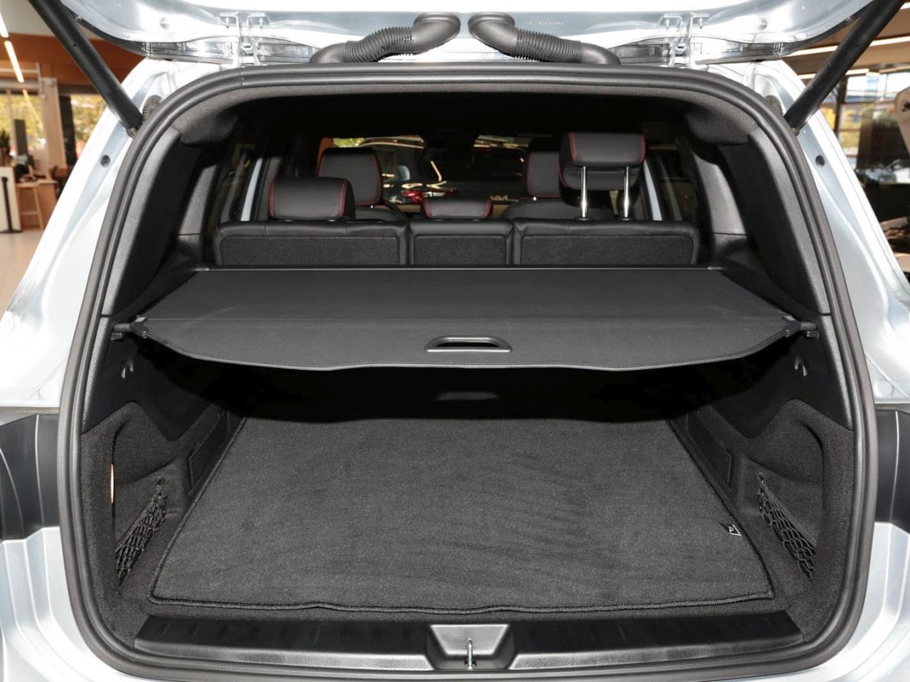 Mercedes-Benz GLB 200 d AMG Night MBUX Navi AHK Kamera Easy-P