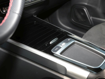 Mercedes-Benz GLB 200 d AMG Distronic Kamera Easy-Pack AHK