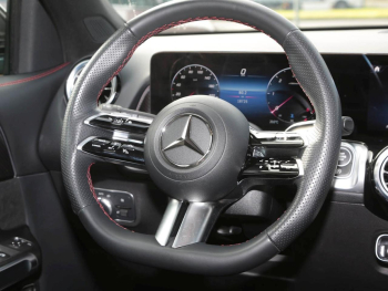 Mercedes-Benz GLB 200 d AMG Distronic Kamera Easy-Pack AHK
