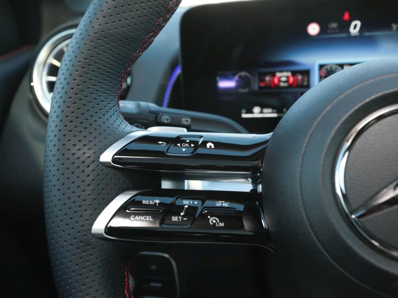 Mercedes-Benz GLB 200 d AMG MBUX Navi AHK Panorama 360°Kamera