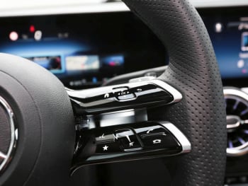 Mercedes-Benz GLB 200 d AMG Night Panorama AHK Kamera EasyP