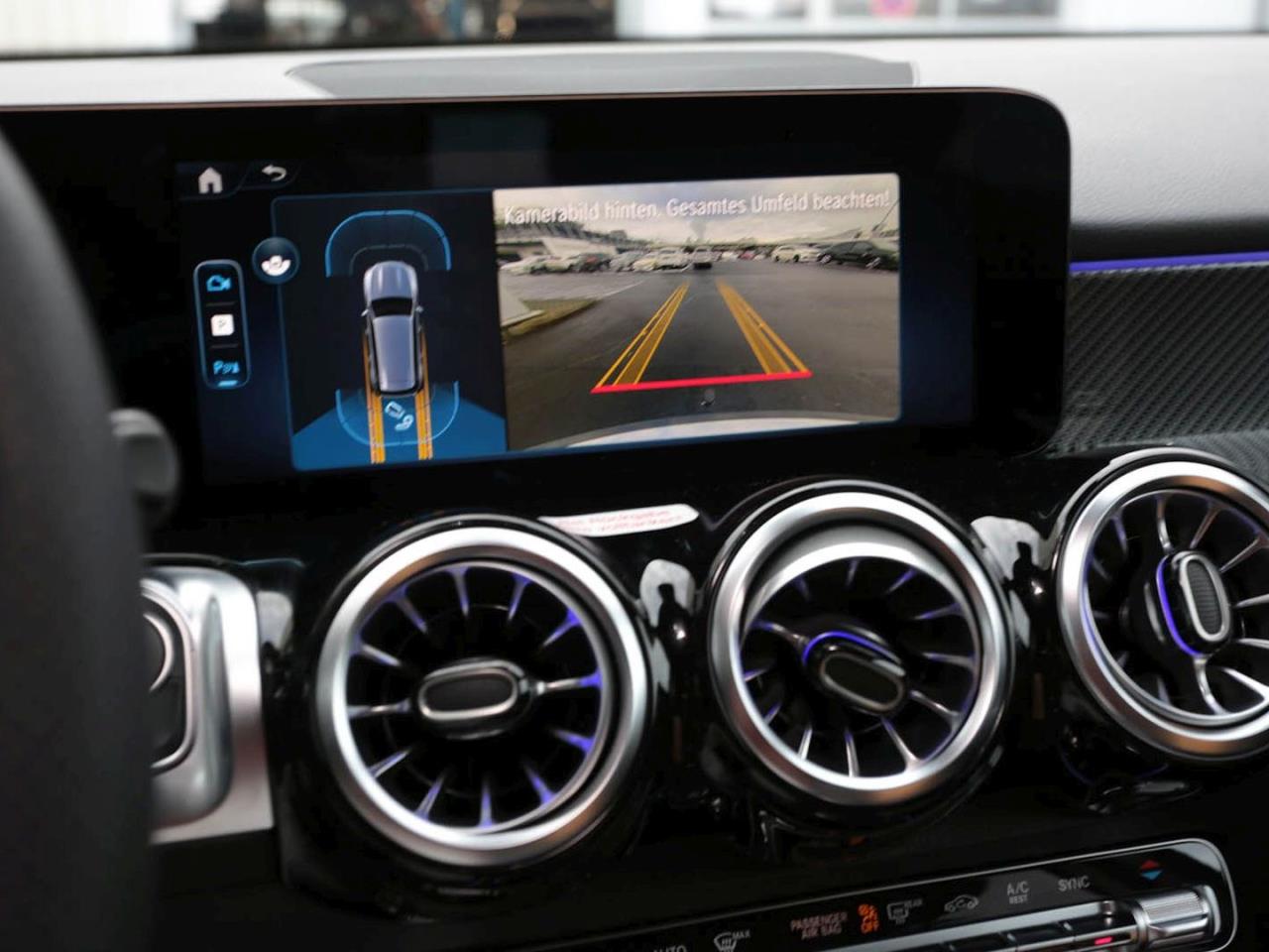 Mercedes-Benz GLB 200 d AMG Night Panorama AHK Kamera EasyP