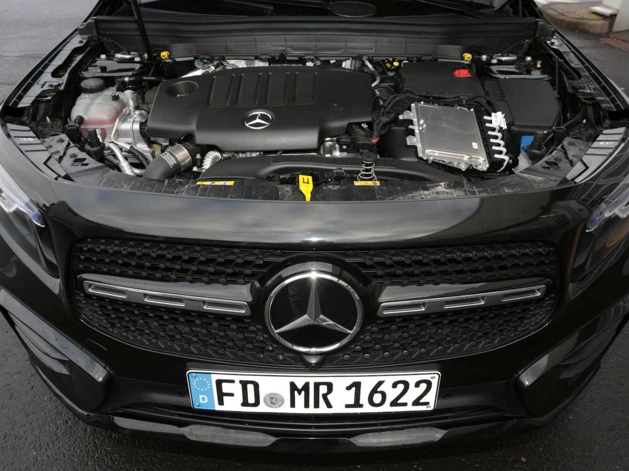 Mercedes-Benz GLB 200 d AMG Night Panorama AHK Kamera EasyP