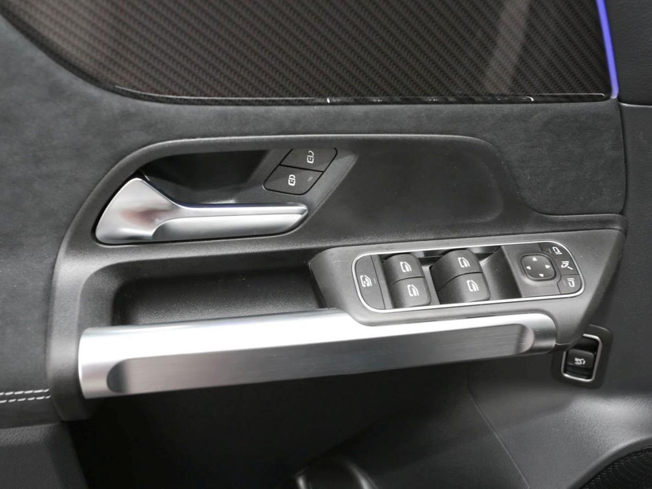 Mercedes-Benz GLB 200 d AMG Night Panorama AHK Kamera EasyP