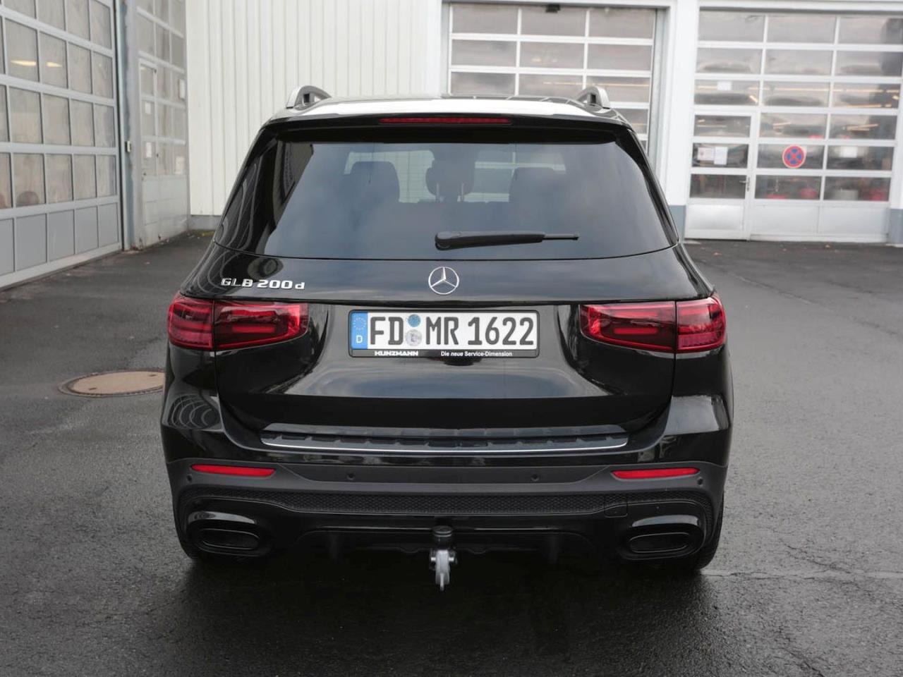 Mercedes-Benz GLB 200 d AMG Night Panorama AHK Kamera EasyP