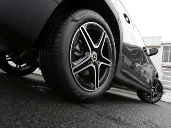 Mercedes-Benz GLB 200 d AMG Night Panorama AHK Kamera EasyP
