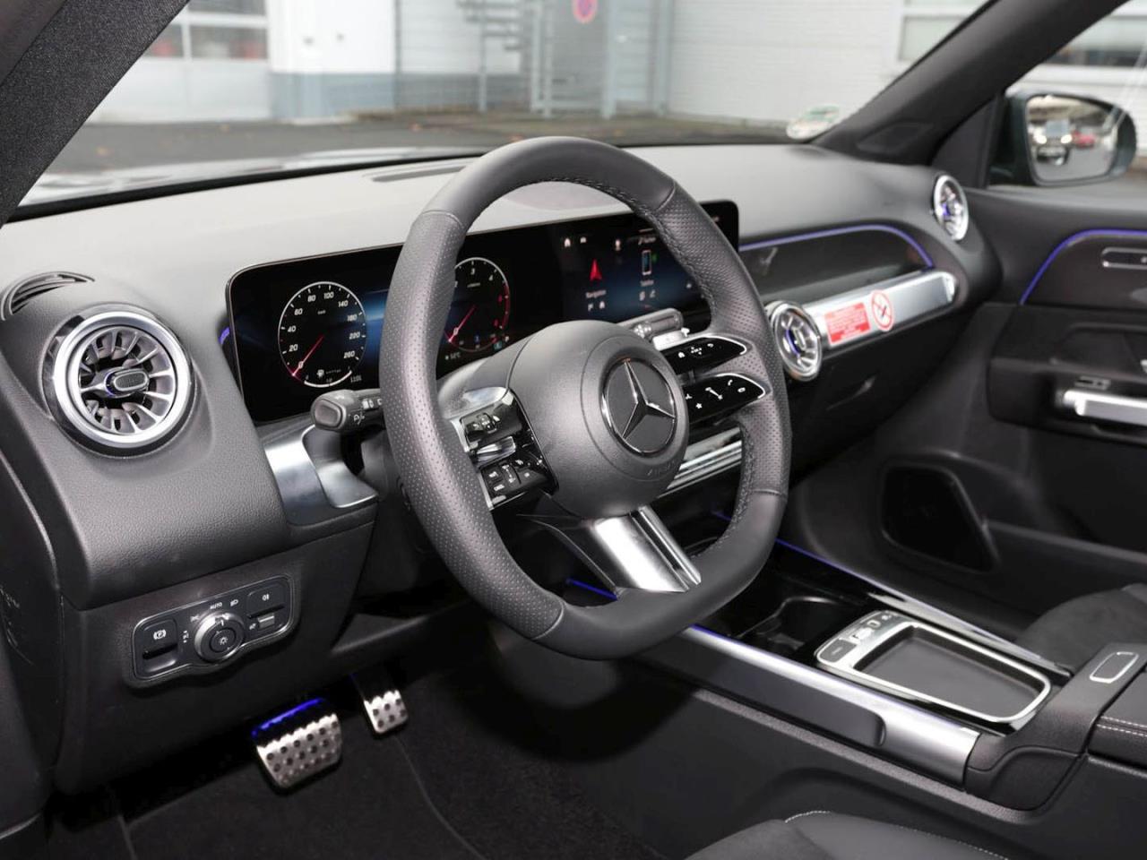 Mercedes-Benz GLB 200 d AMG Night Panorama AHK Kamera EasyP