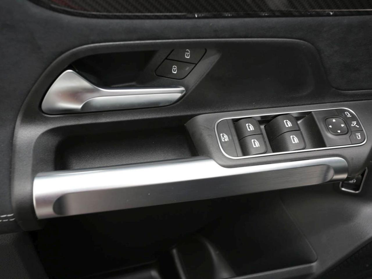 Mercedes-Benz GLB 200 d AMG Night MBUX Navi 360° AHK EasyPack