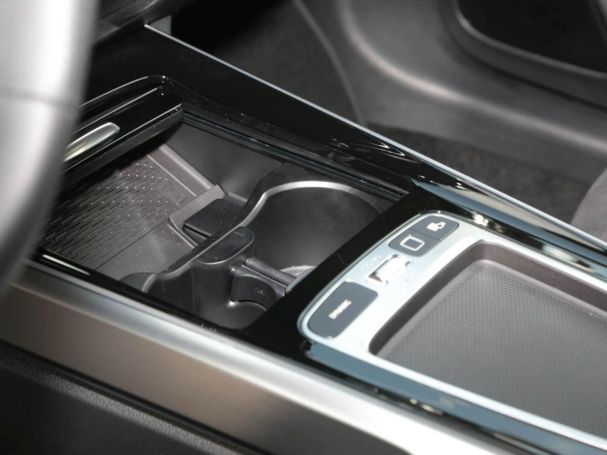 Mercedes-Benz GLB 200 d AMG MBUX Navi Night Panorama Kamera AHK
