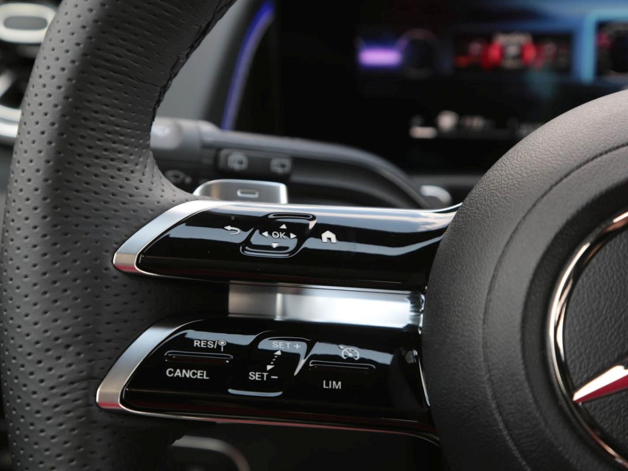 Mercedes-Benz GLB 200 d AMG MBUX Navi Night Panorama Kamera AHK