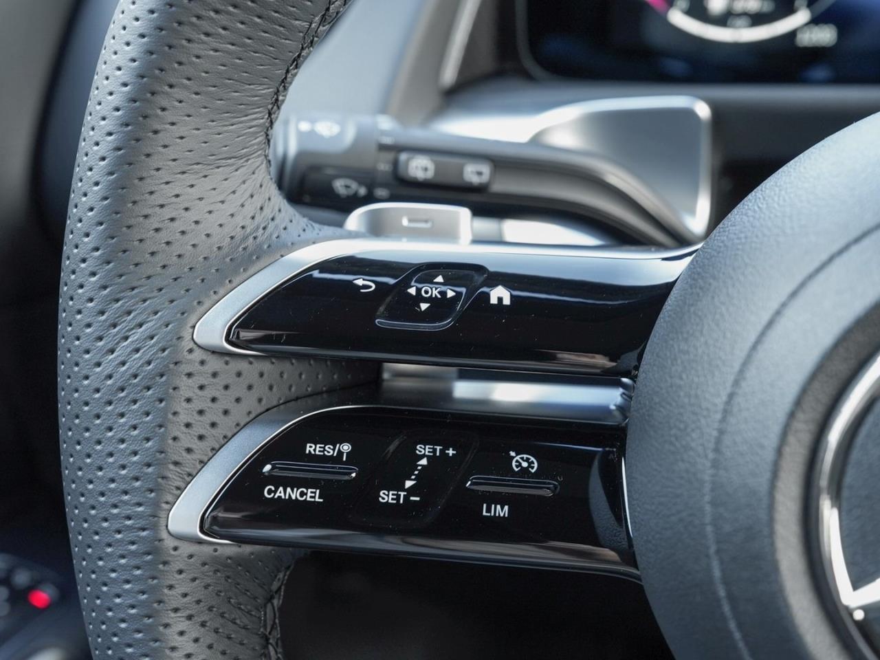 Mercedes-Benz GLB 200 d AMG Night MBUXNavi Easy-Pack AHK 360°