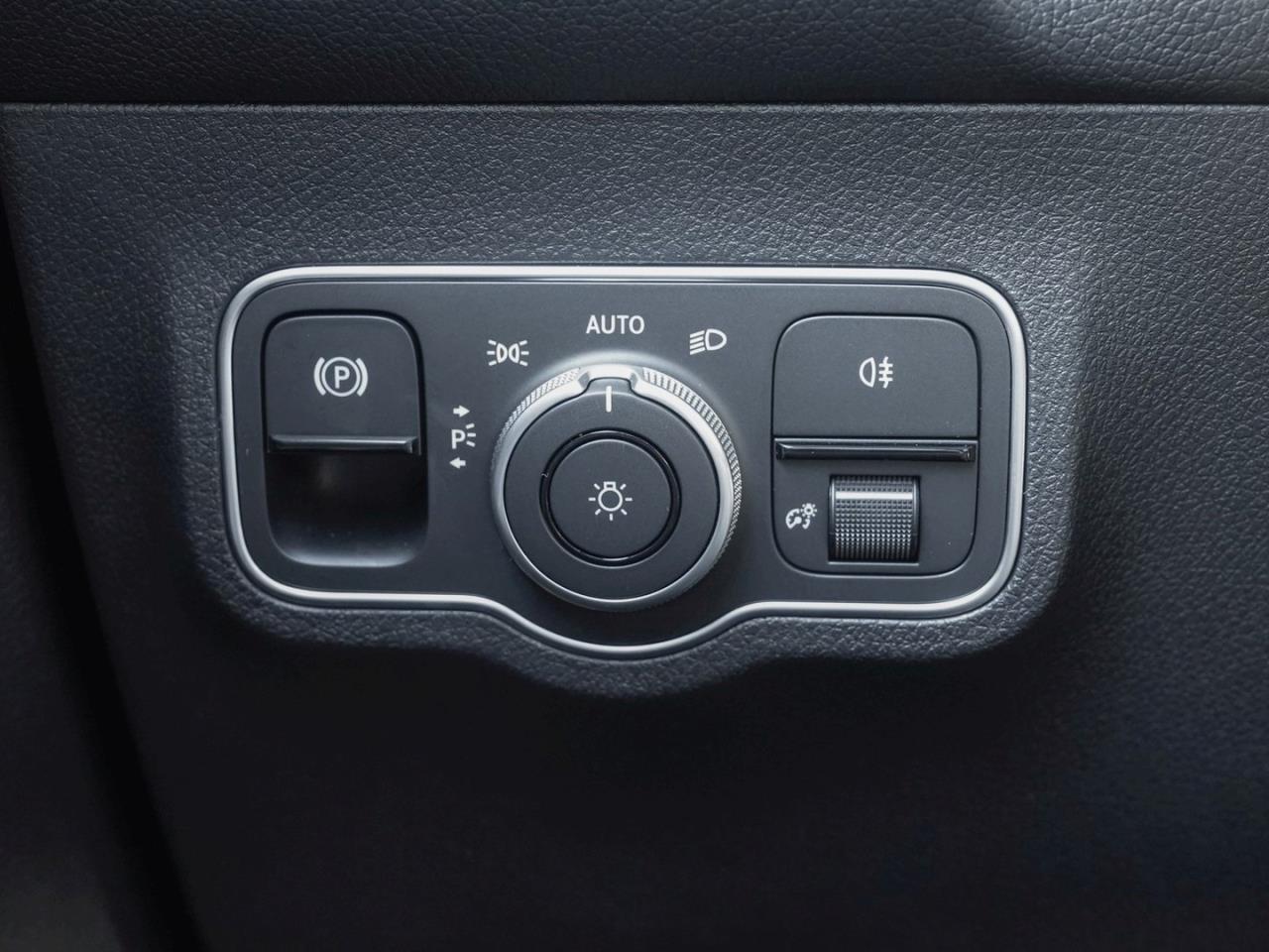 Mercedes-Benz GLB 200 d AMG Night MBUXNavi Easy-Pack AHK 360°